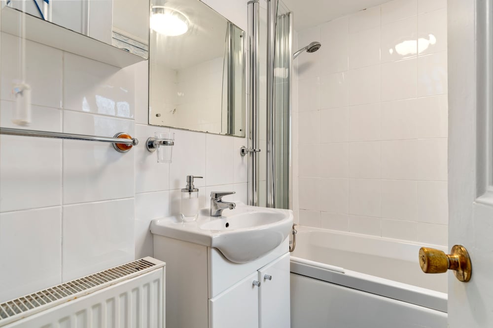 Sherbourne House - Seaside Apartment