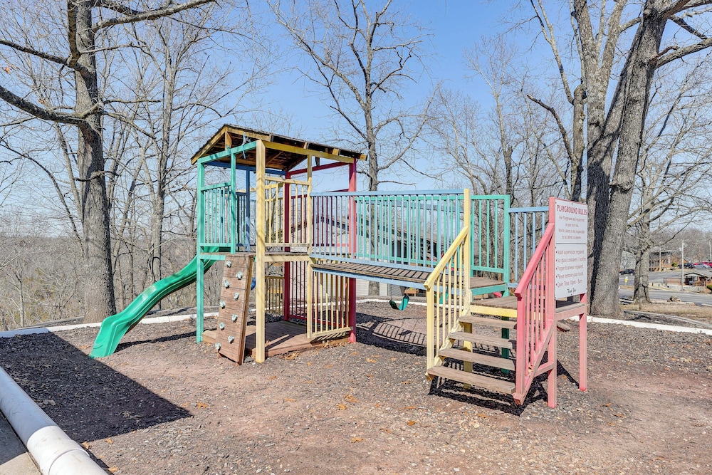 2 Mi to Silver Dollar City: Condo in Branson West
