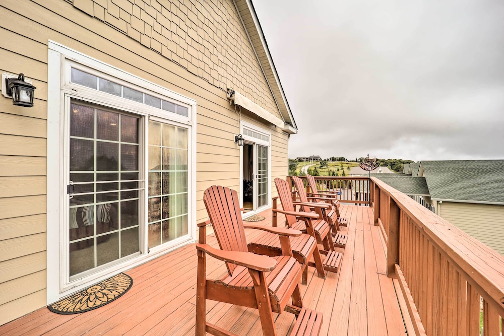 Walkable Condo w/ Scenic View in Beech Mountain! view 4