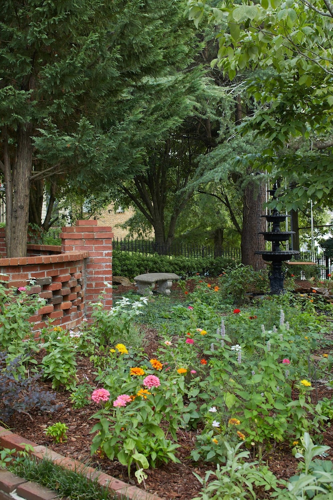 Eden Brae - Birmingham s Premier Retreat
