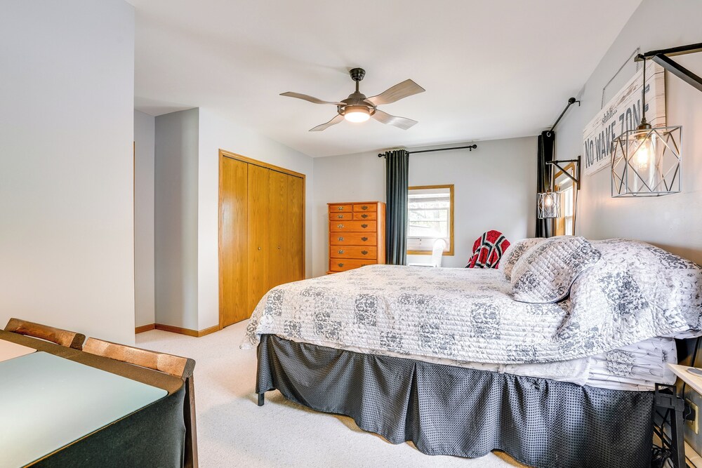 Kayaks, Rowboat & Game Room - Lake Gilead Getaway!