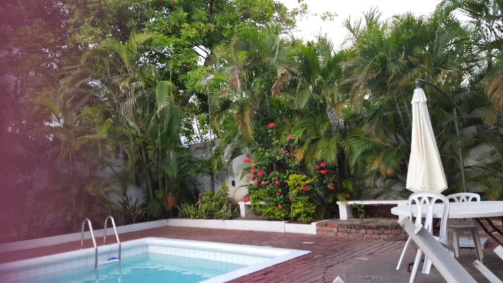 Hotel Private Cosy Central - Image 1