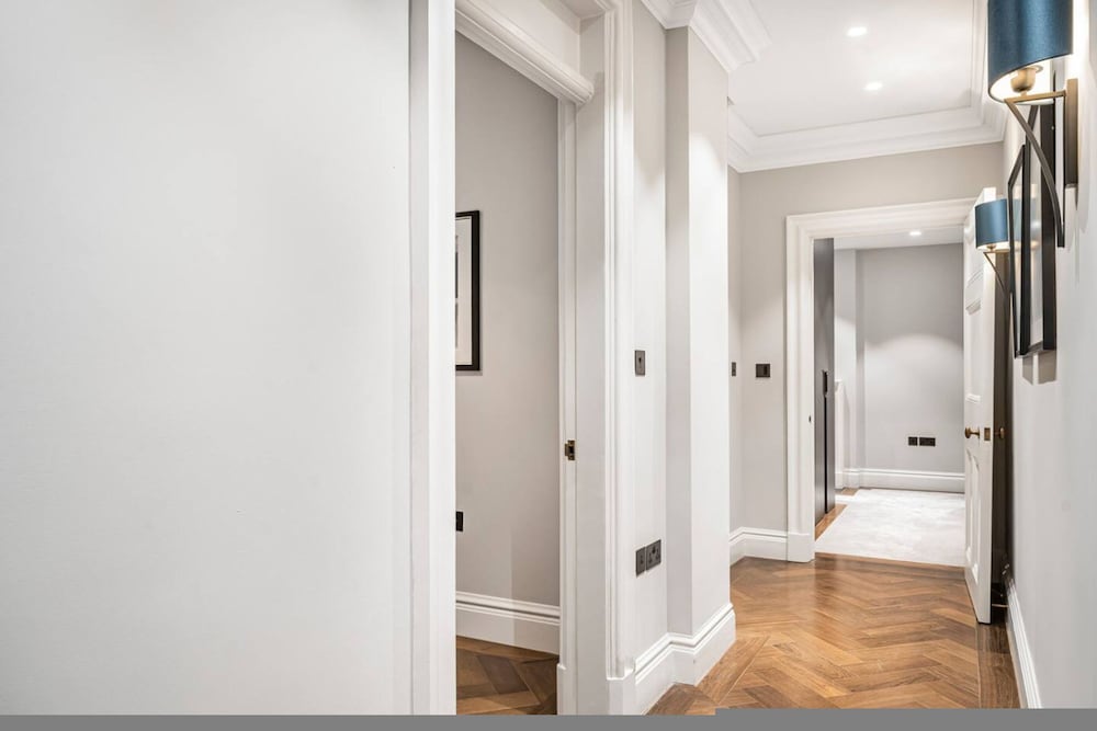 Mayfair Home Private Parking Central AC