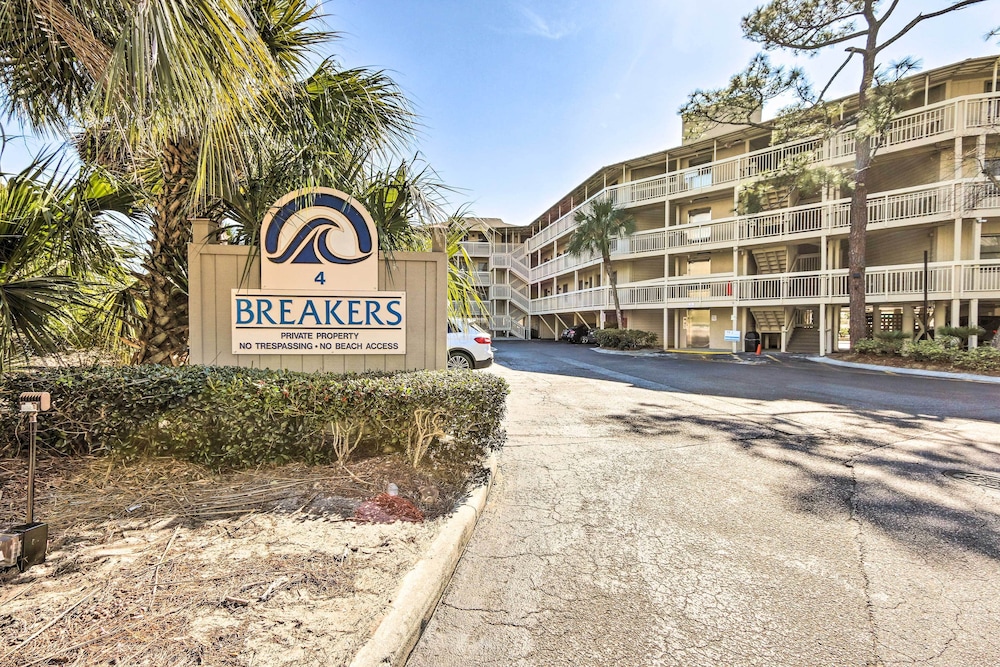 Hilton Head Island Condo w/ Coligny Beach Access!