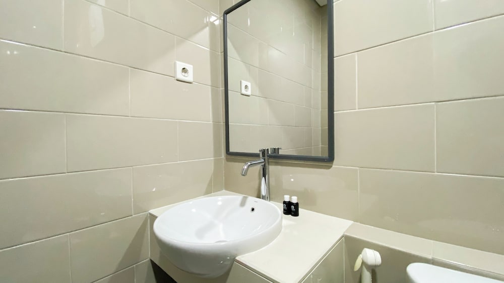 Cozy And Enjoy Living 1Br At Citralake Suites Apartment