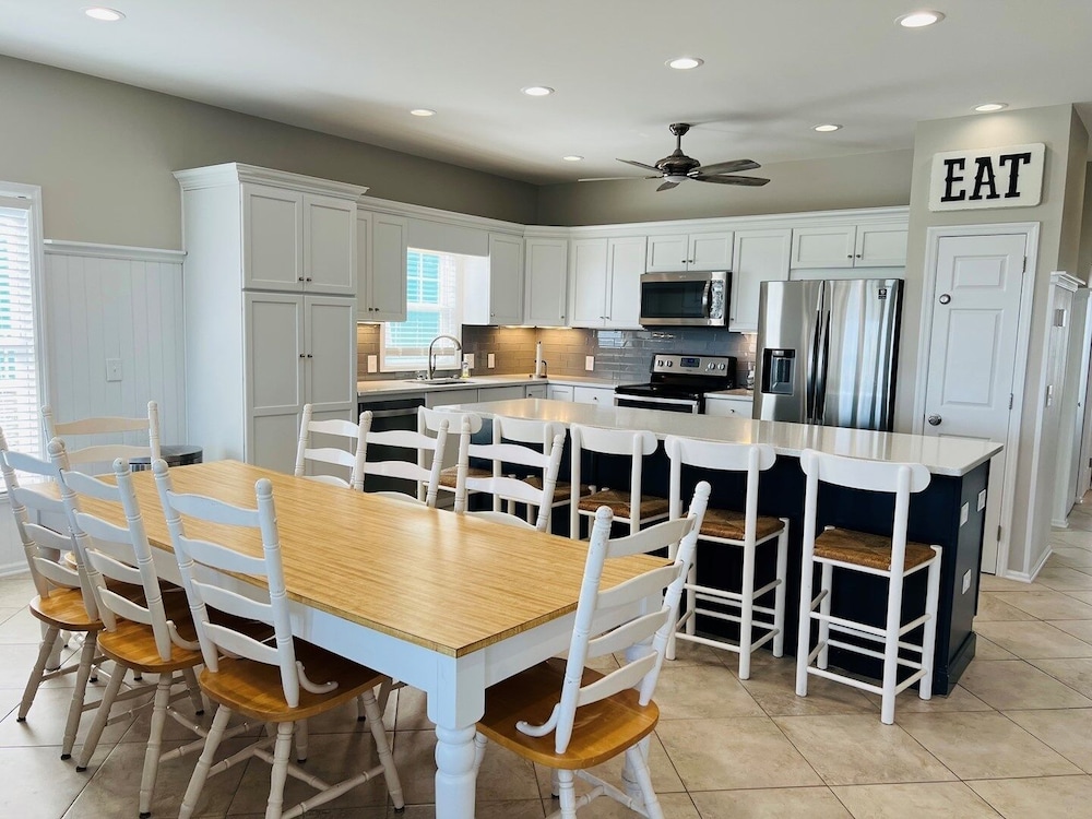 Fins / 1295 Ocean Blvd West 10 Bedroom Home