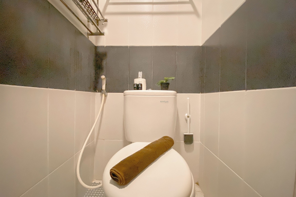 Minimalist And Comfy Studio Apartment At Cinere Bellevue Suites