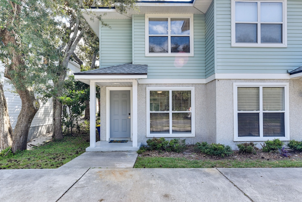 Fernandina Beach Paradise: Steps to Shore!