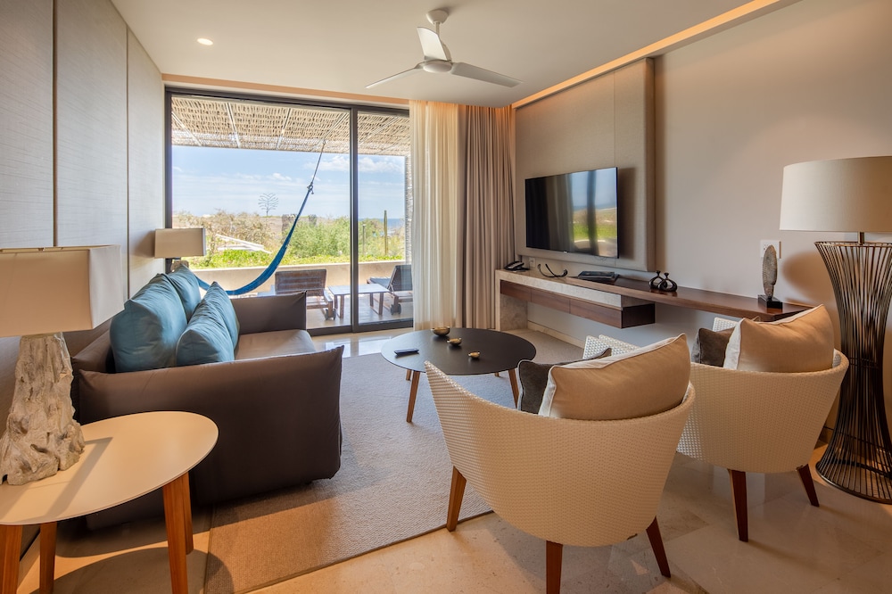 The Club at Solaz, Luxury Villas