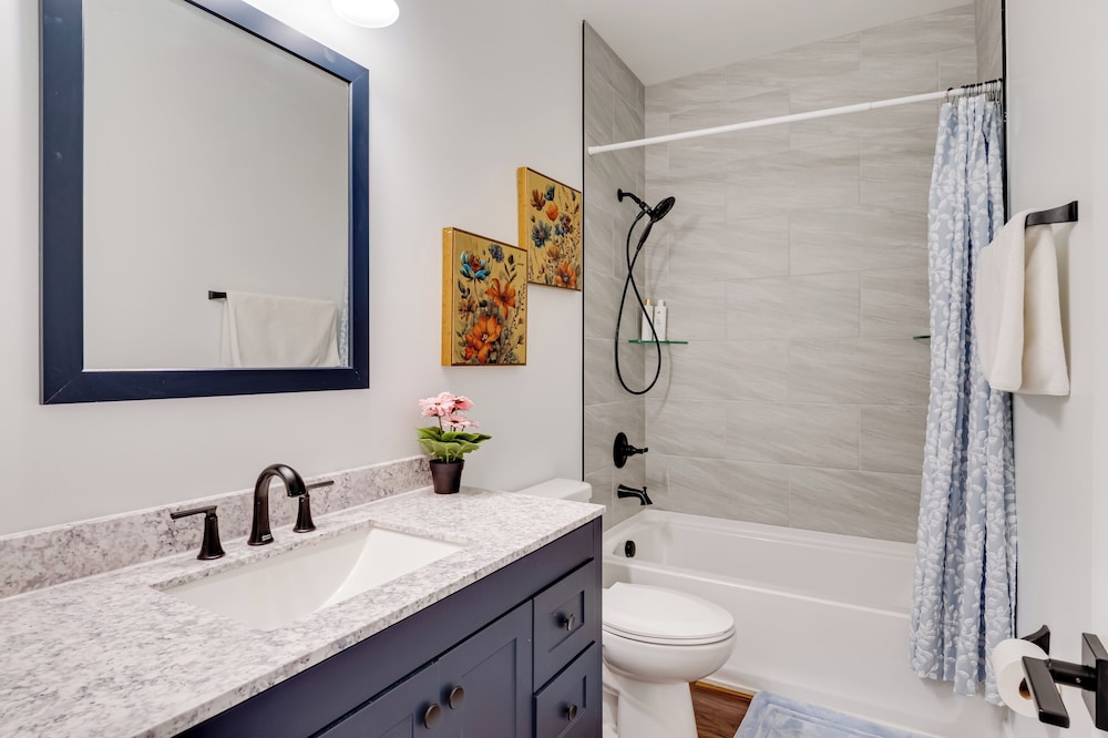 Central Indy Retreat In Walkable Location!