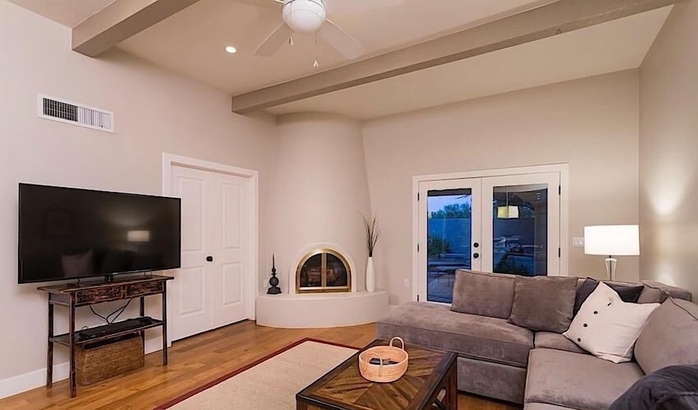 Truly Charming at McCormick Ranch By Signature Vacation Rent