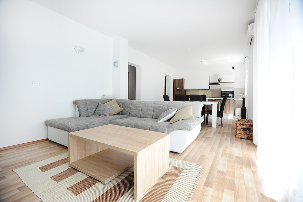 Apartments Hills