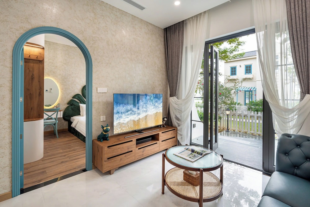 SURI VILLA
