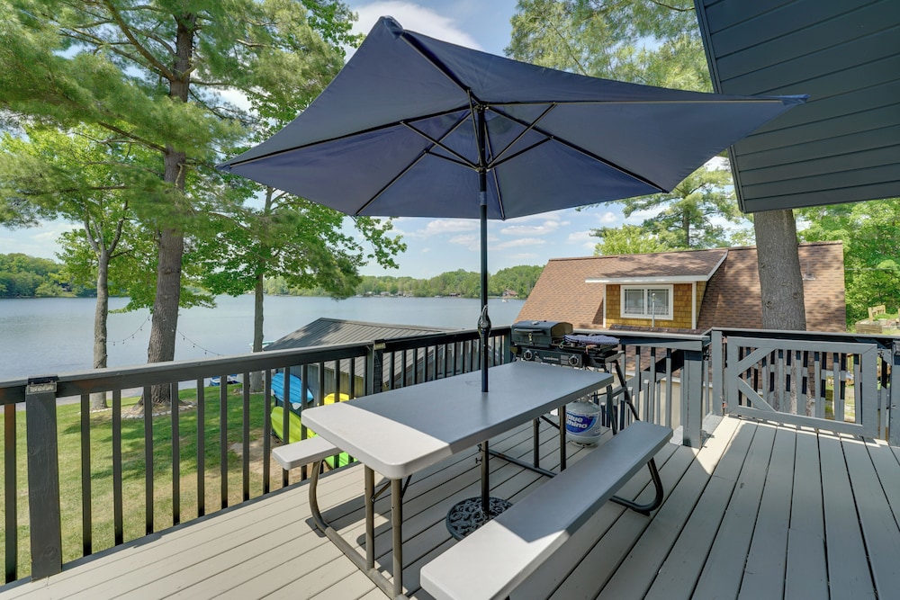 Diamond Lake Waterfront Cabin w/ Deck  Dock! - Property Image 11