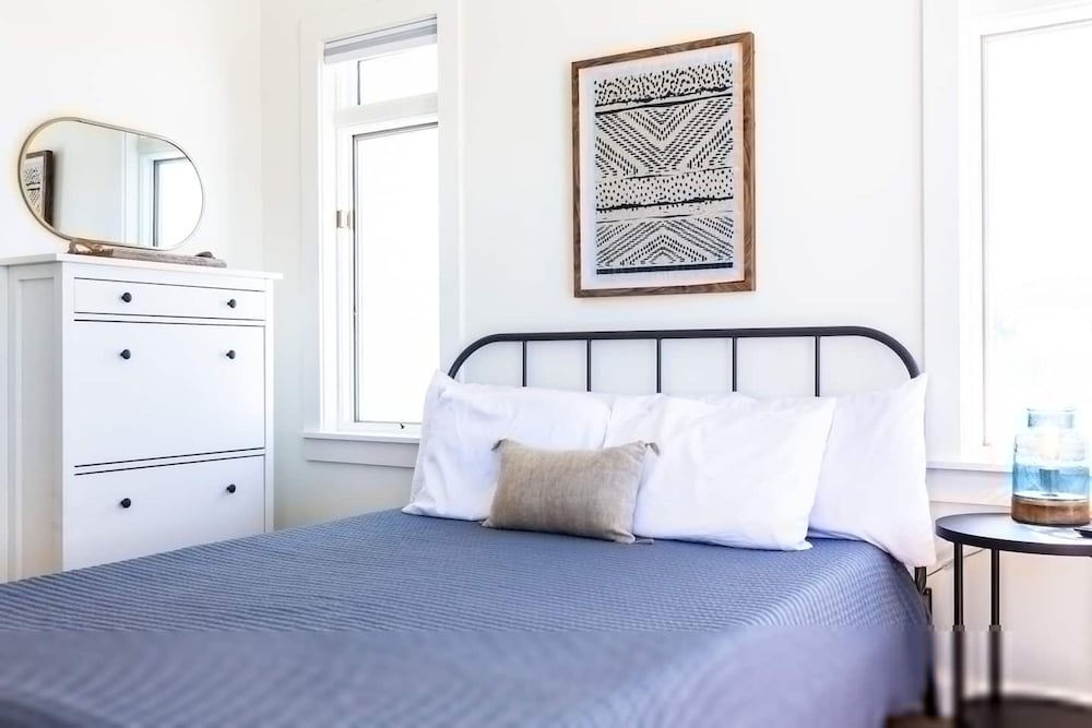 Days Like This -spacious Home Steps From the Beach