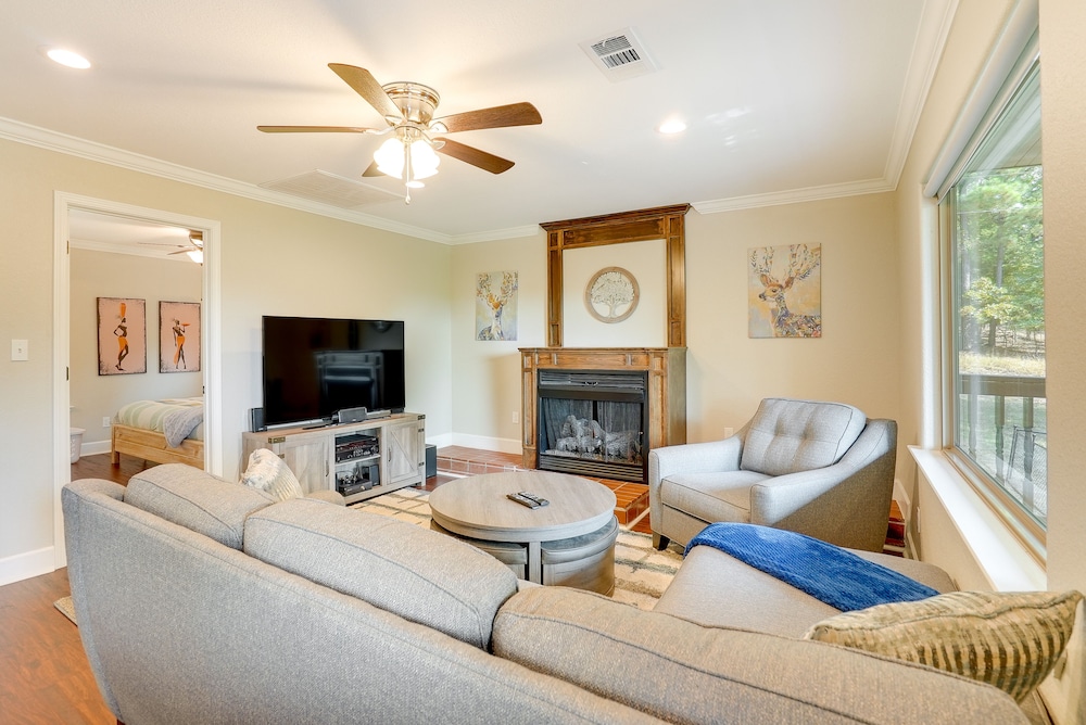 Cozy East Texas Retreat Near Lake O the Pines! - Property Image 17