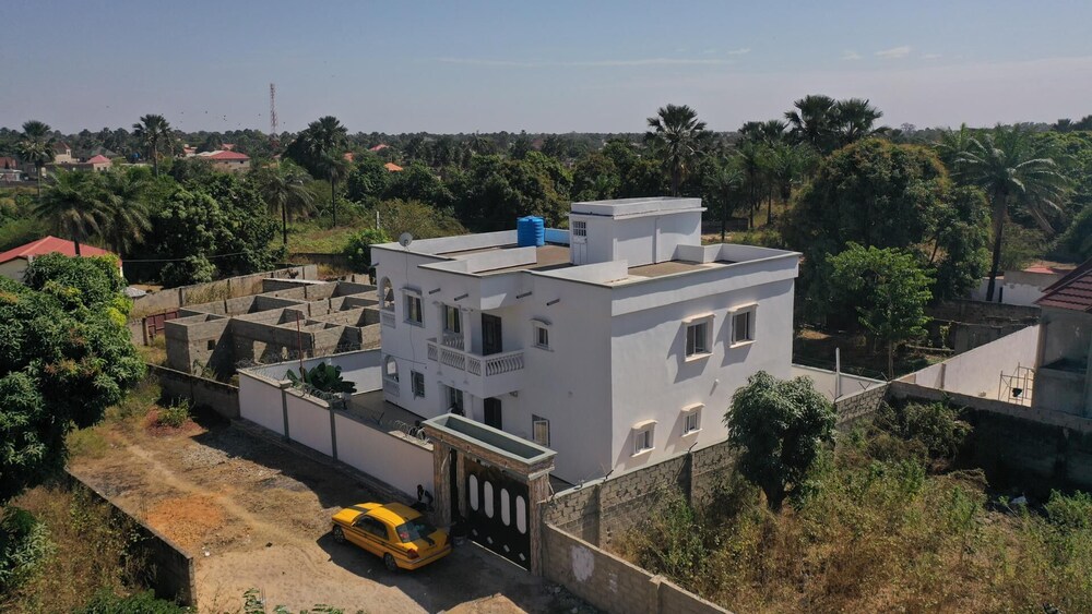 White House Luxury Mansion With a Difference