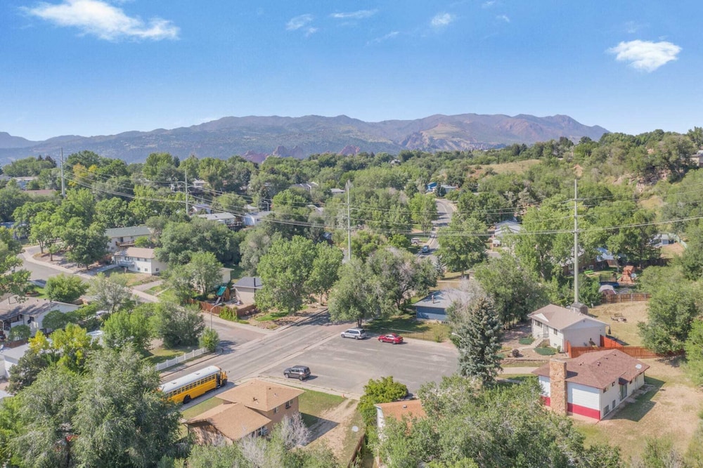 4brnear Garden Of The Gods With Large Yard view 3