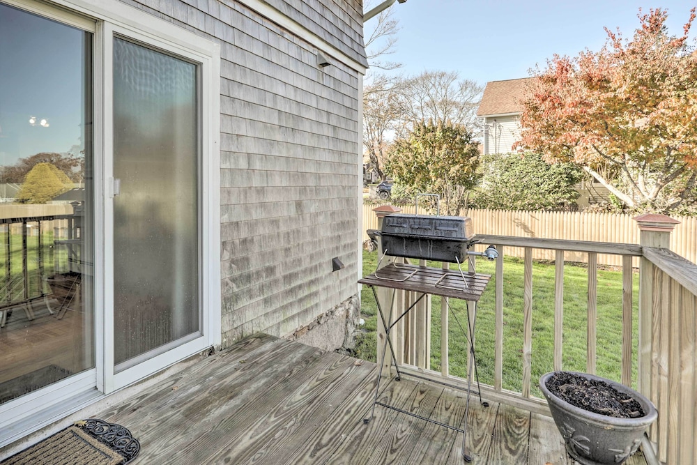 Cozy Historic Wakefield Home Close to Beaches - Property Image 9