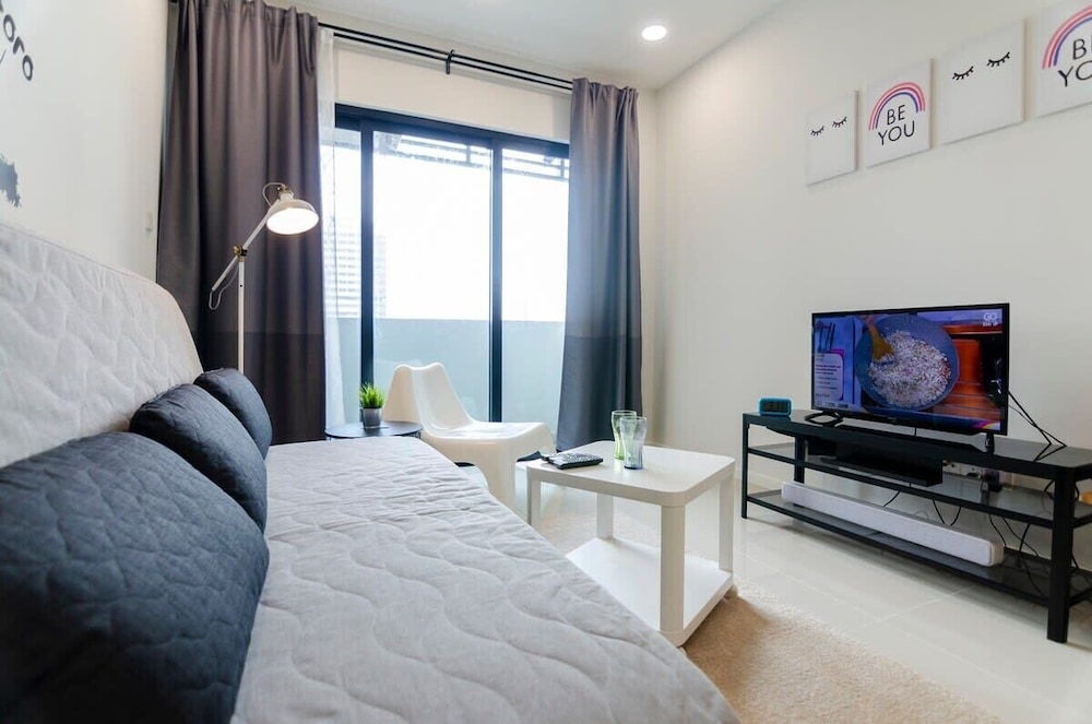 Totoro Theme Suite in Suasana JB
