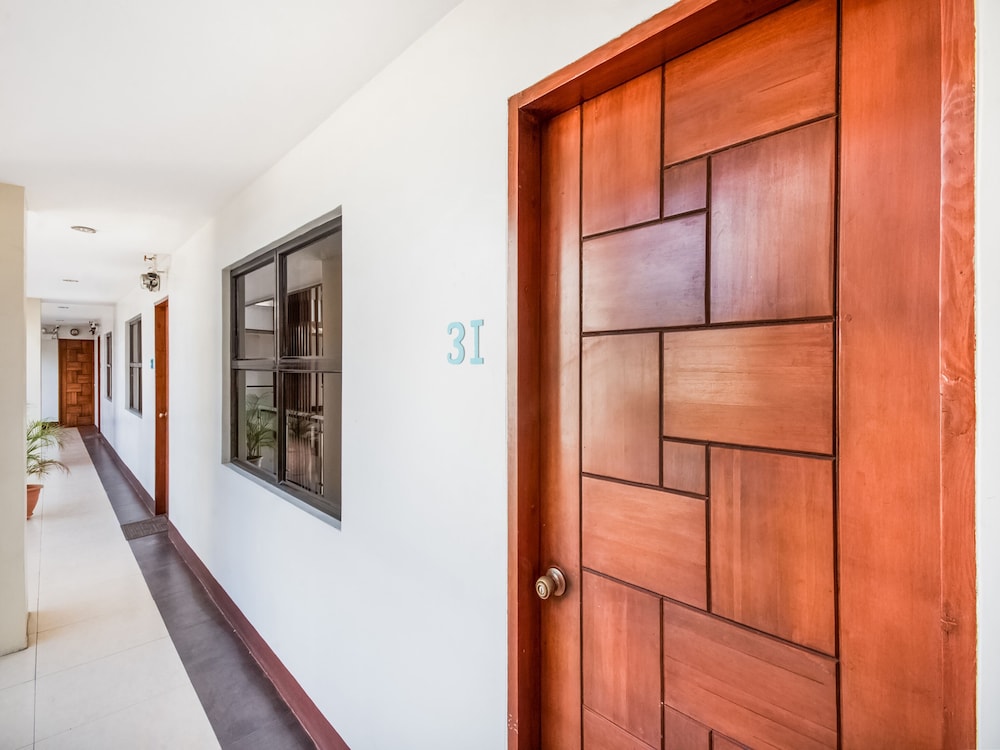 Cebu Vacations - OYO 443 Maria Cristina Arcade Suites - Property Image 3