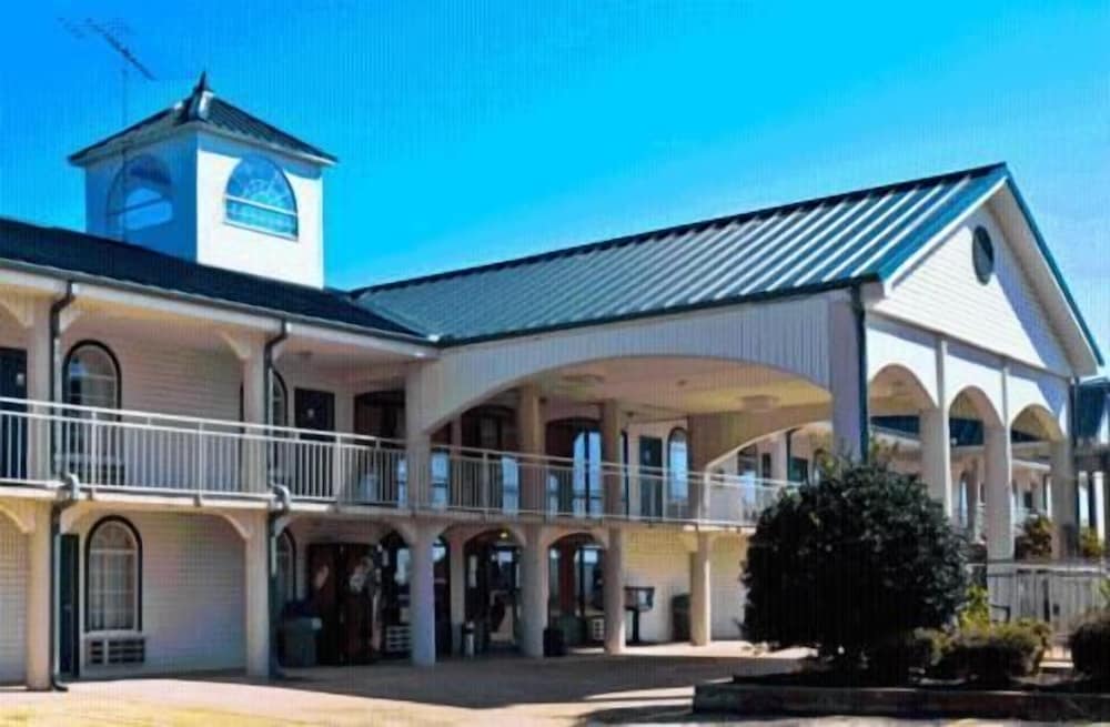 Americana Inn