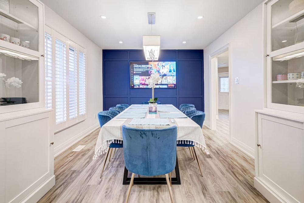 Family Lounge 4BR Crib Patio BBQ