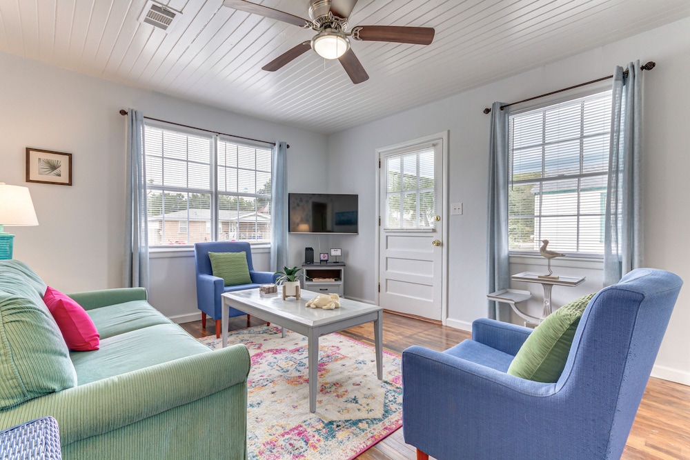 Charming Coastal Pensacola Home 1 Mi to Palafox St