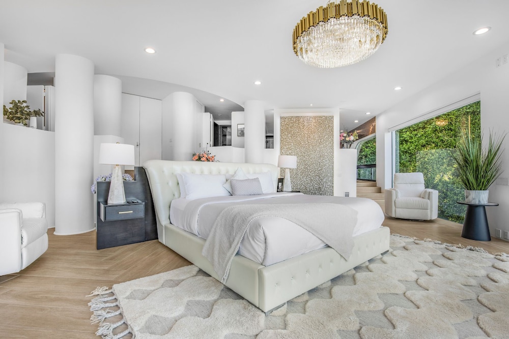 Los Angeles Vacations - Bel Air Yacht Mansion - Property Image 36