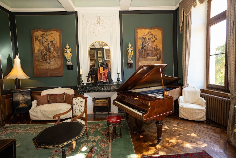 18th Century Ch Teau With Stunning Pool Gardens