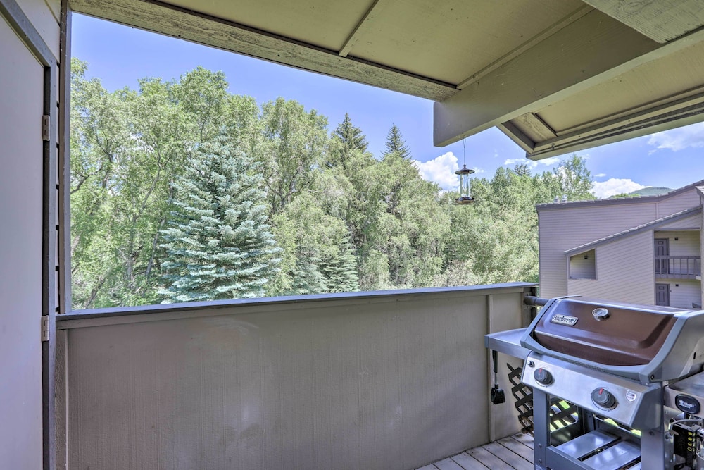 Cozy Avon Condo w/ Grill: Walk to Ski Shuttle view 5