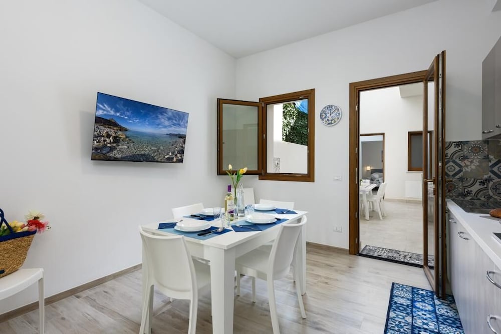 Bedda Luna Apartments