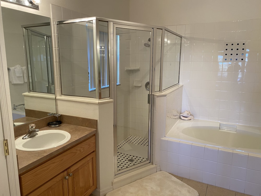 Balmoral Breeze 5 Bedrooms view 4