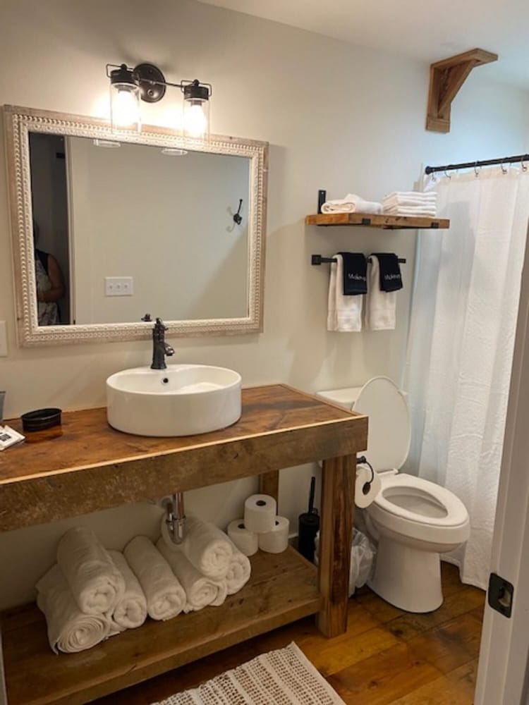 Greeter Falls Lodge Suite 4 view 2
