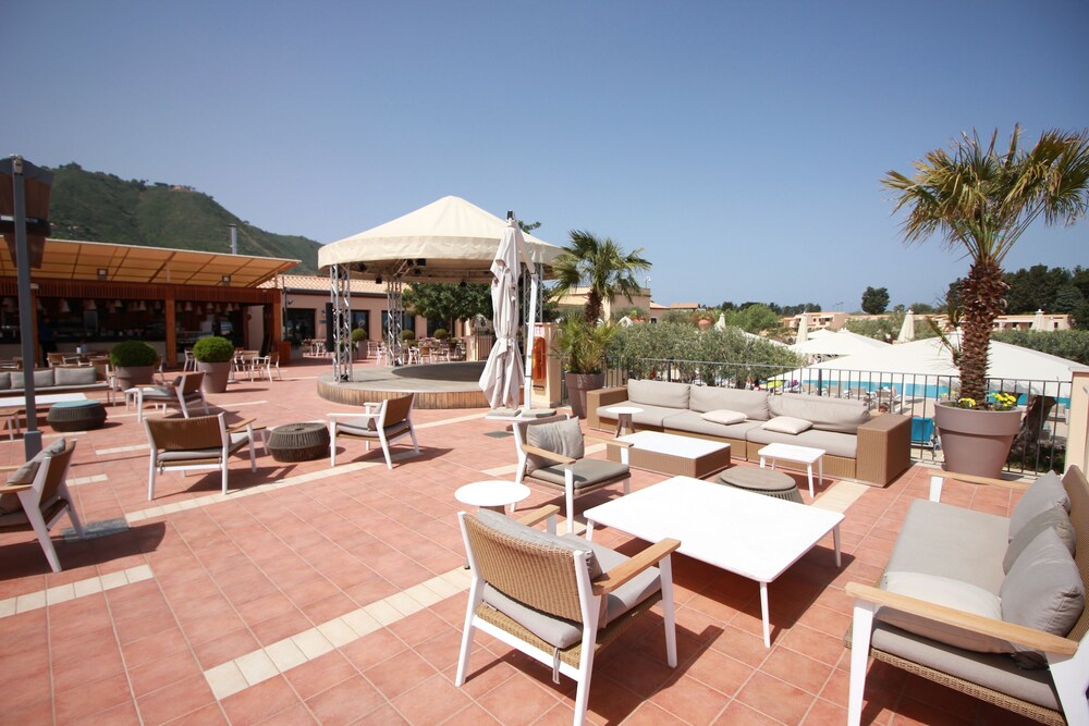 Sun House con piscina by Wonderful Italy view 3