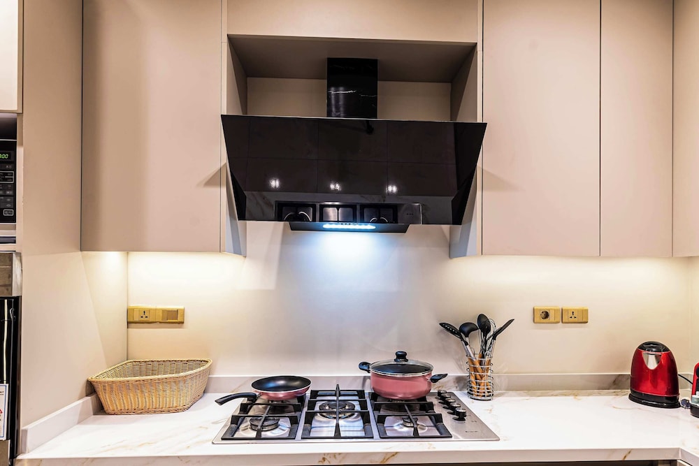 Imperial & Inviting 3bdr Duplex w/ Roof @new Cairo