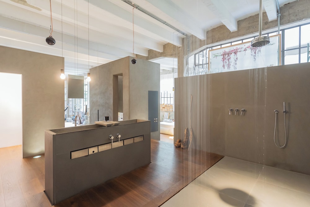 Design Loft With Private Parking by Rent all Como