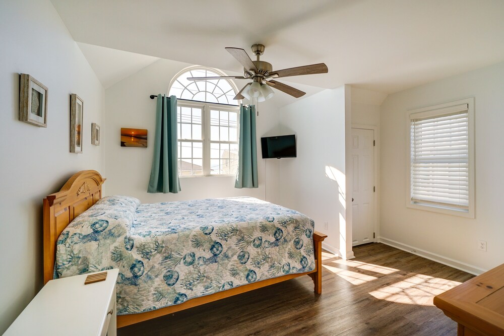 Topsail Beach Vacation Rental: Idyllic Ocean Views view 4
