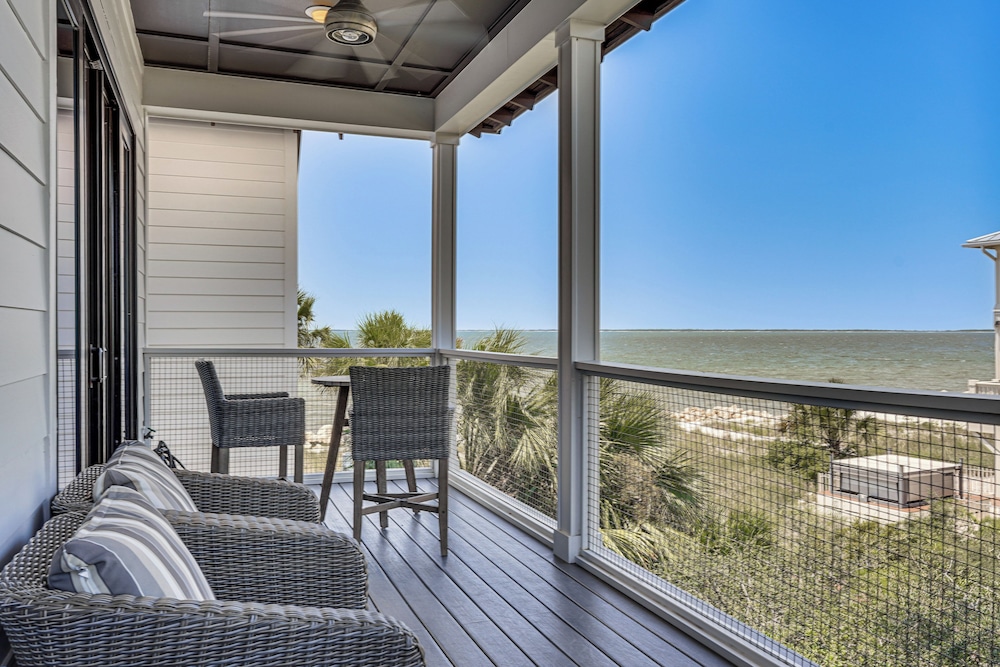 Luxe Beachfront Windmark Cottage w/ Deck! view 2