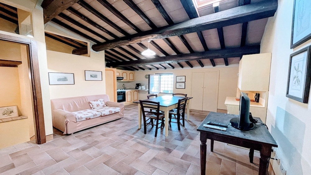 Beautiful Exclusive Pool Villa - Close to Spoleto bar Shops, Restaurants - Property Image 11