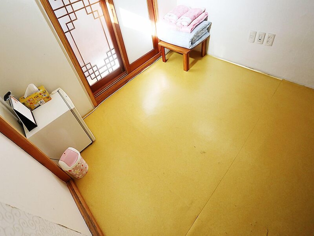 Inwoo House