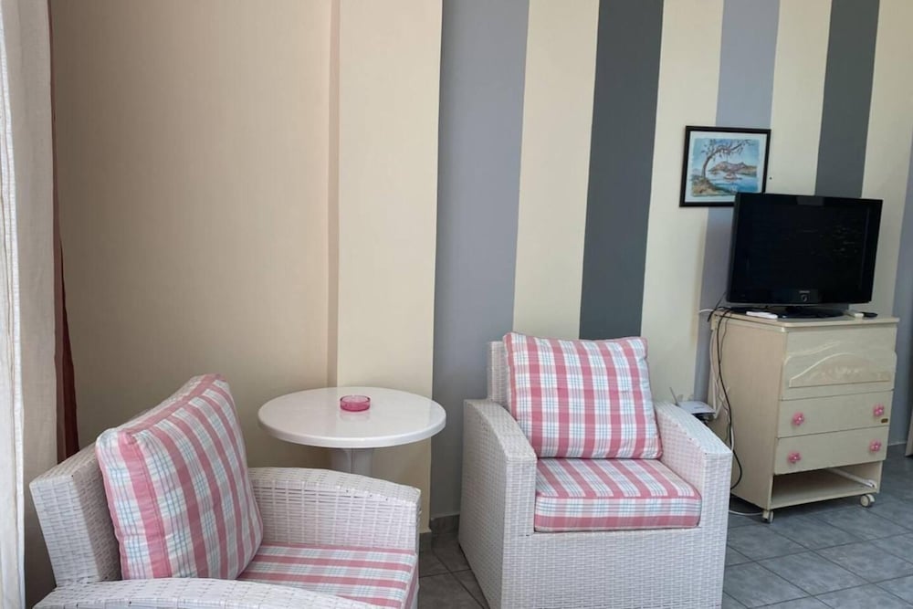 Cosy Apartment in Sabtieh Beirut view 5