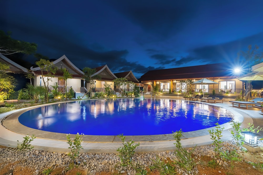 Paradise Mountain View Resort