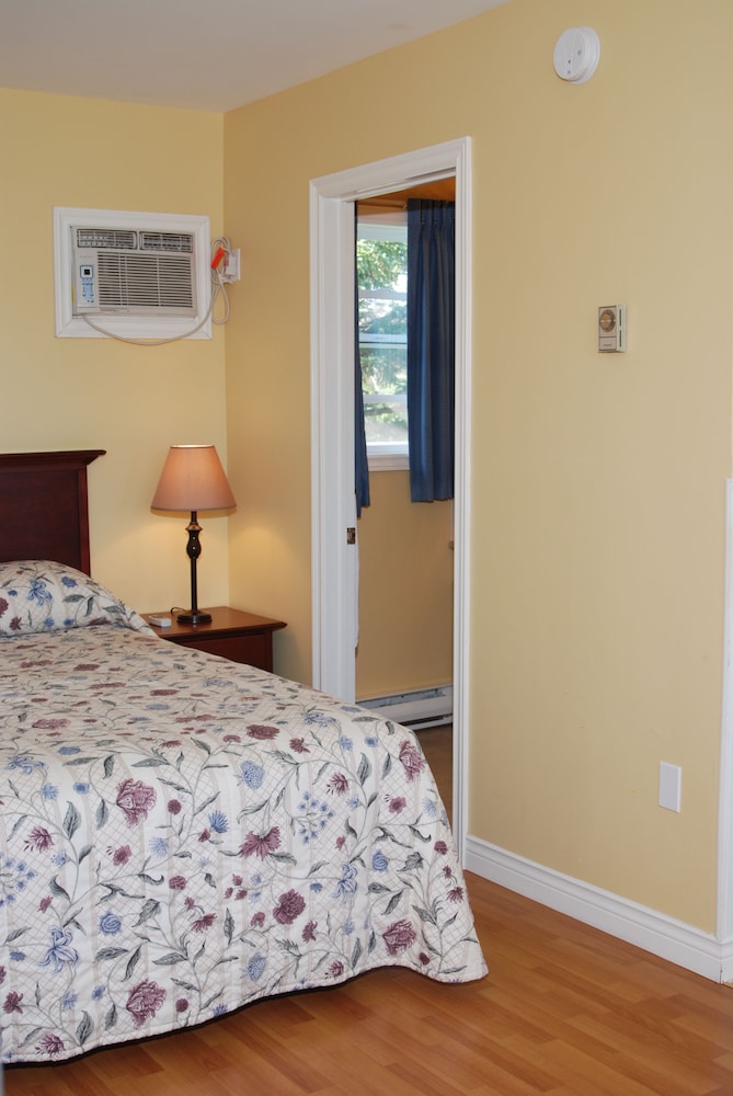 Shining Waters Cottages