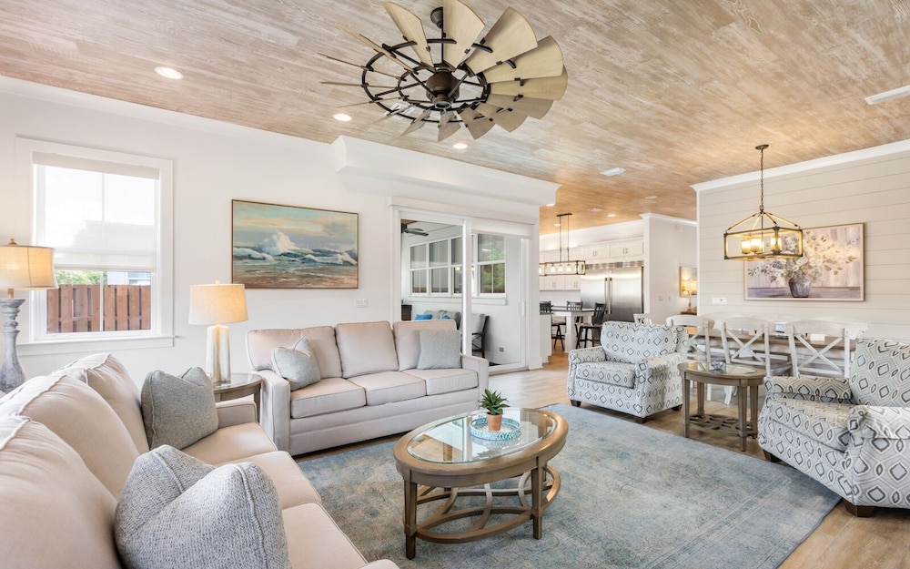 5BR Getaway w/ Private Pool, Golf Cart, 4 Bikes & 30A Convenience!