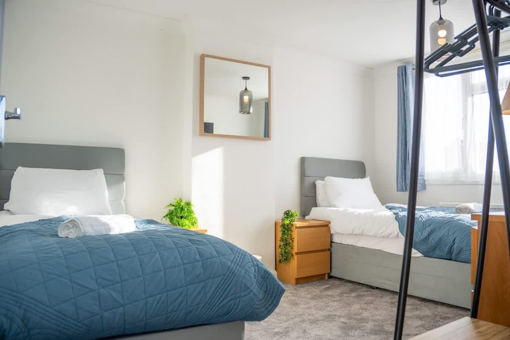 Host Stay Trinity Road view 3