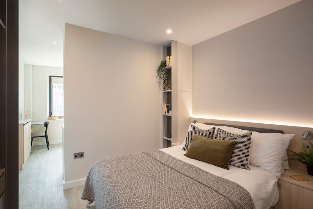 StayCozy at Enclave Croydon