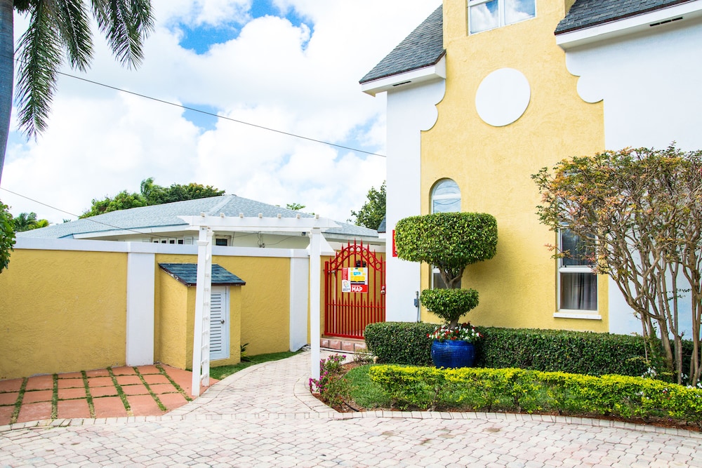 Brownstone Marlin Drive