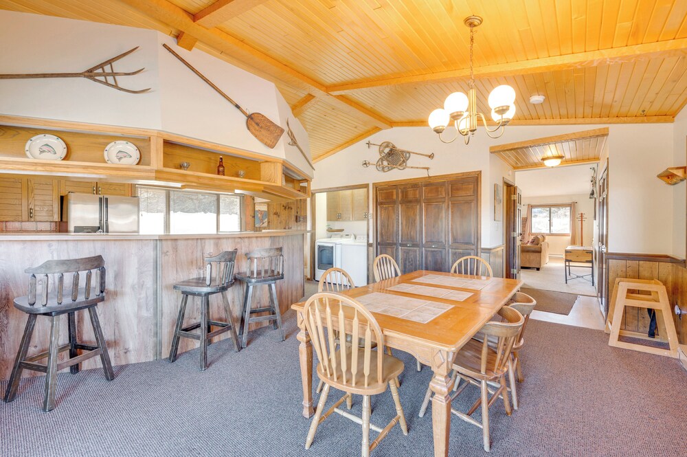 3 Mi to Rocky Mtn National Park: Estes Park Cabin!