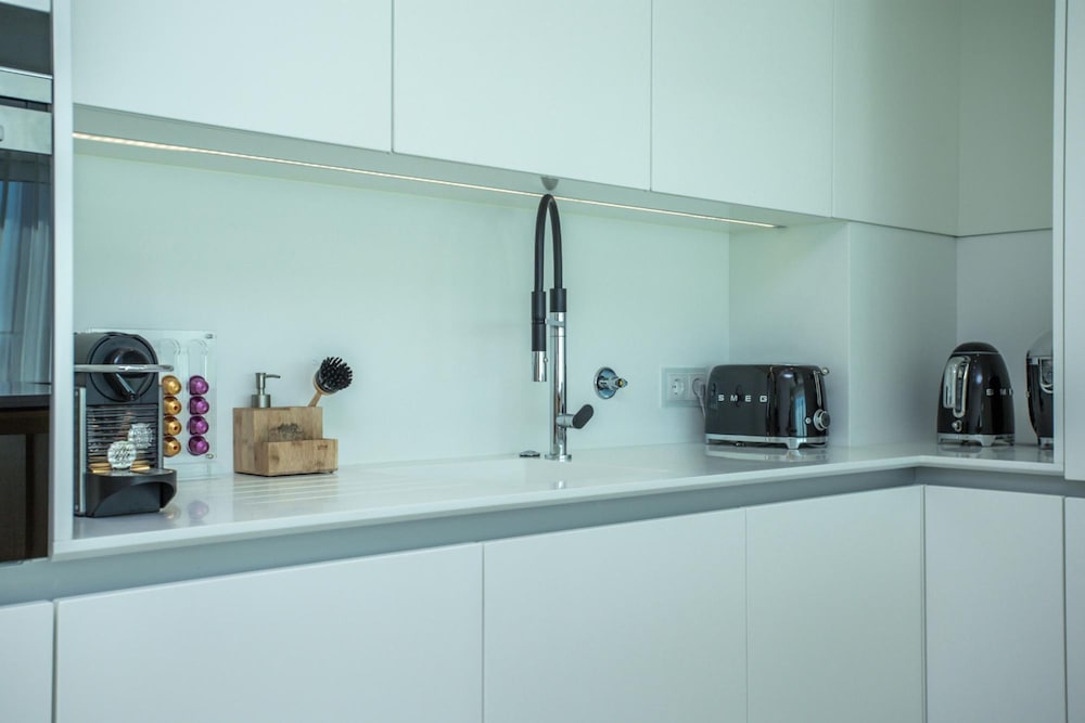 Acqua House by Rent4all view 5
